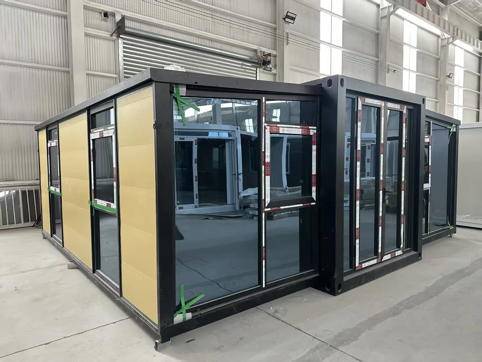 Actual factory sample for Double Wing 700 Expandable House